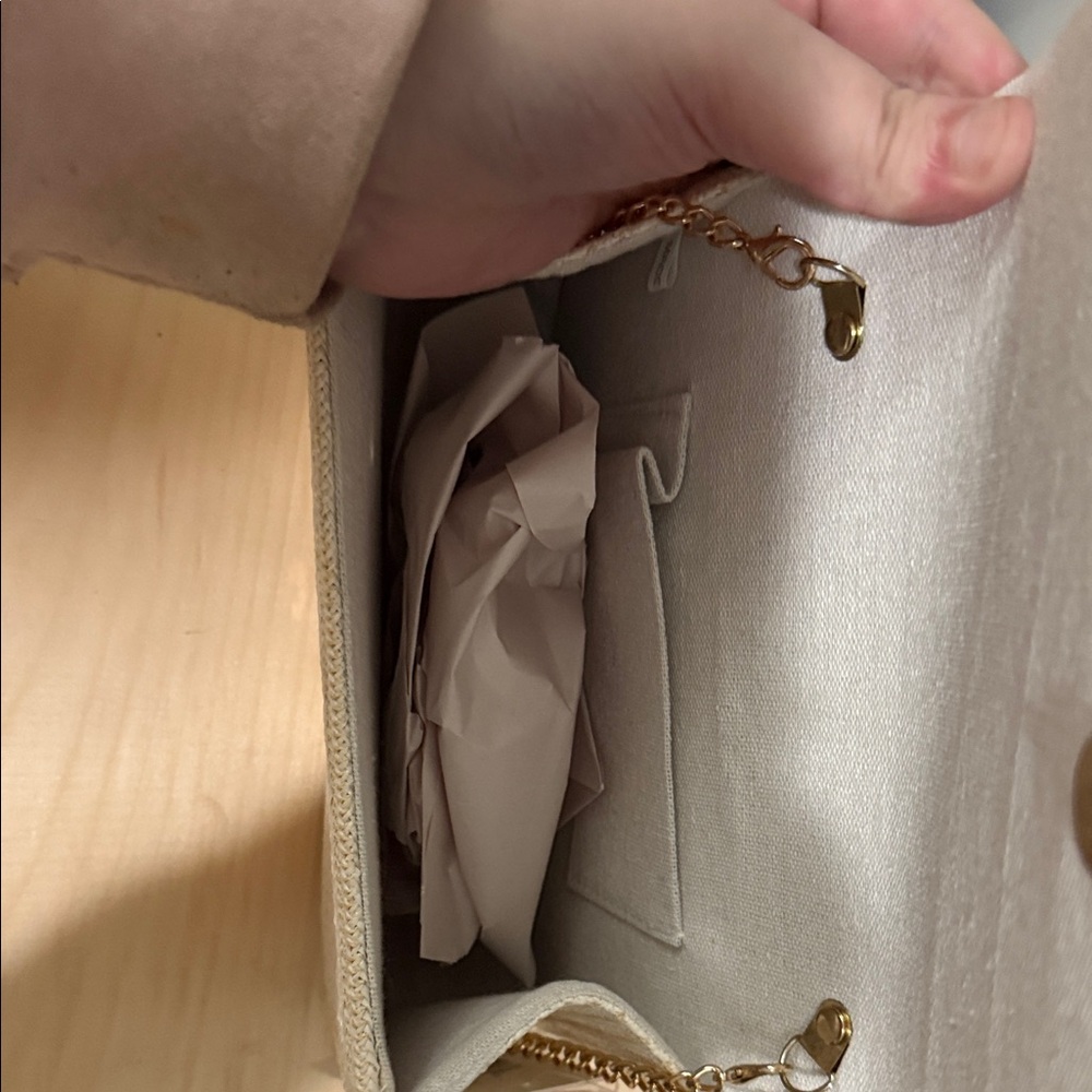 Chic Cream Woven Shoulder Bag with Bamboo Handle - Picture 4 of 4